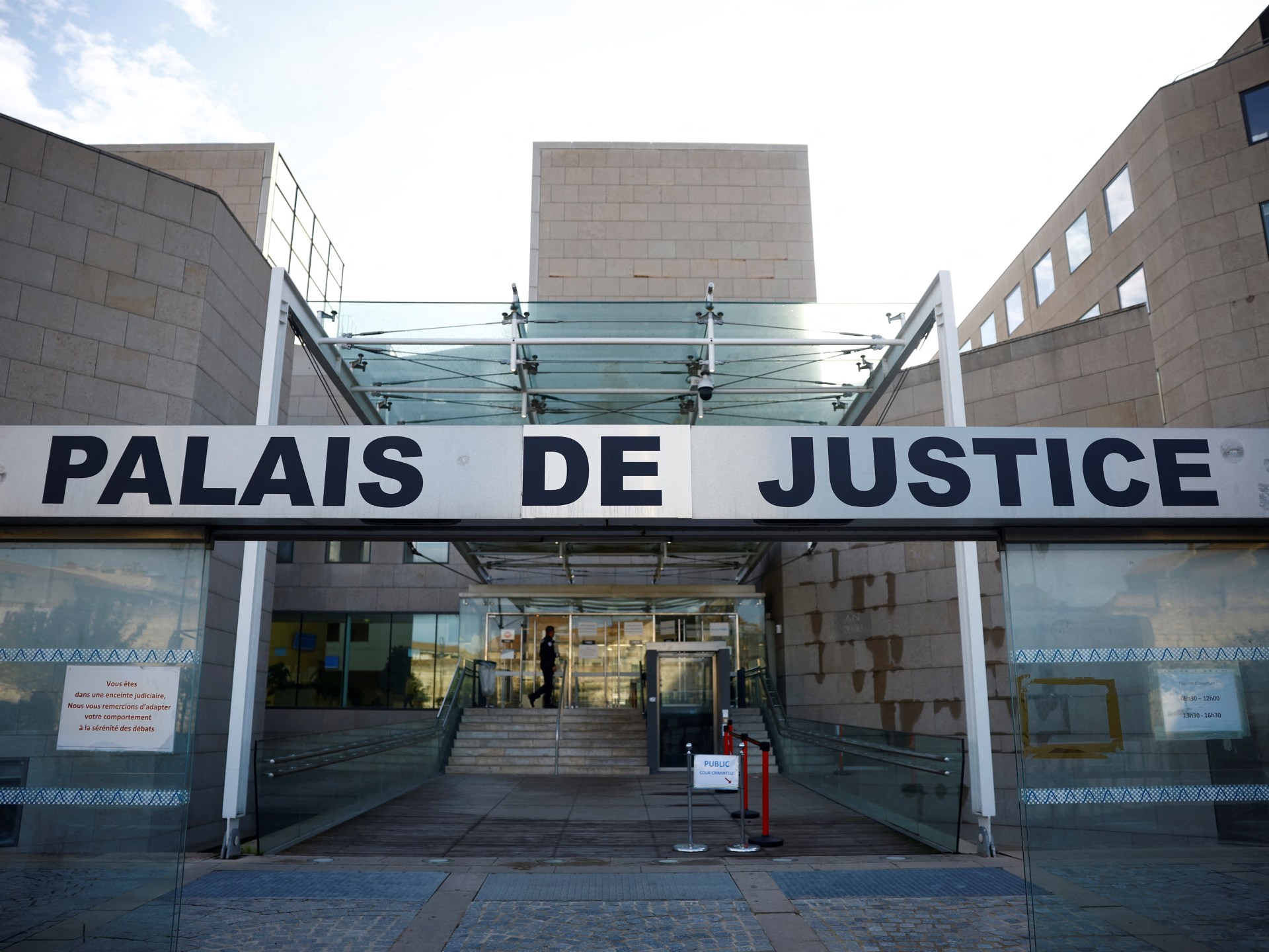 المدّعون الفرنسيون يطالبون بالسجن 20 عامًا لدومينيك بيليكو في قضية الاغتصاب الجماعي | أخبار الاعتداء الجنسي