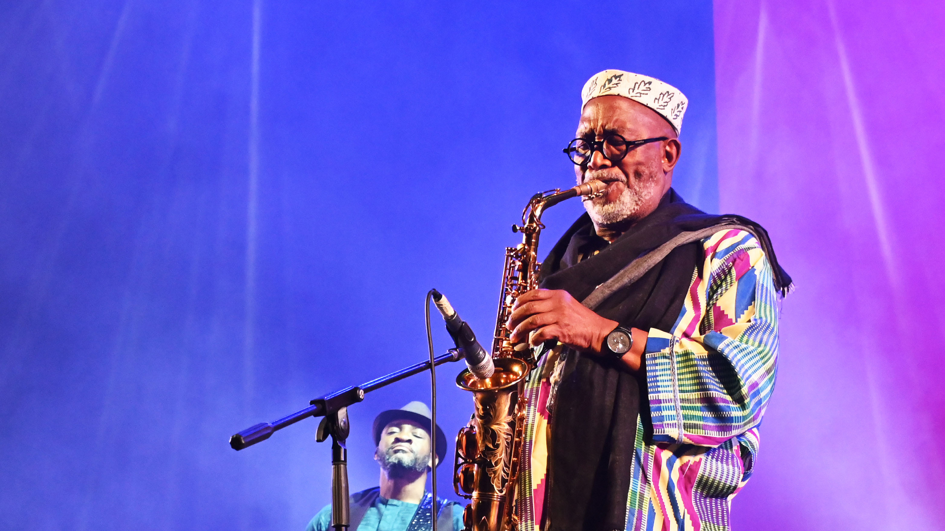 الجنوب أفريقي سيفو ‘Hotstix’ Mabuse يتحدث عن دور الفن في المقاومة | موسيقى
