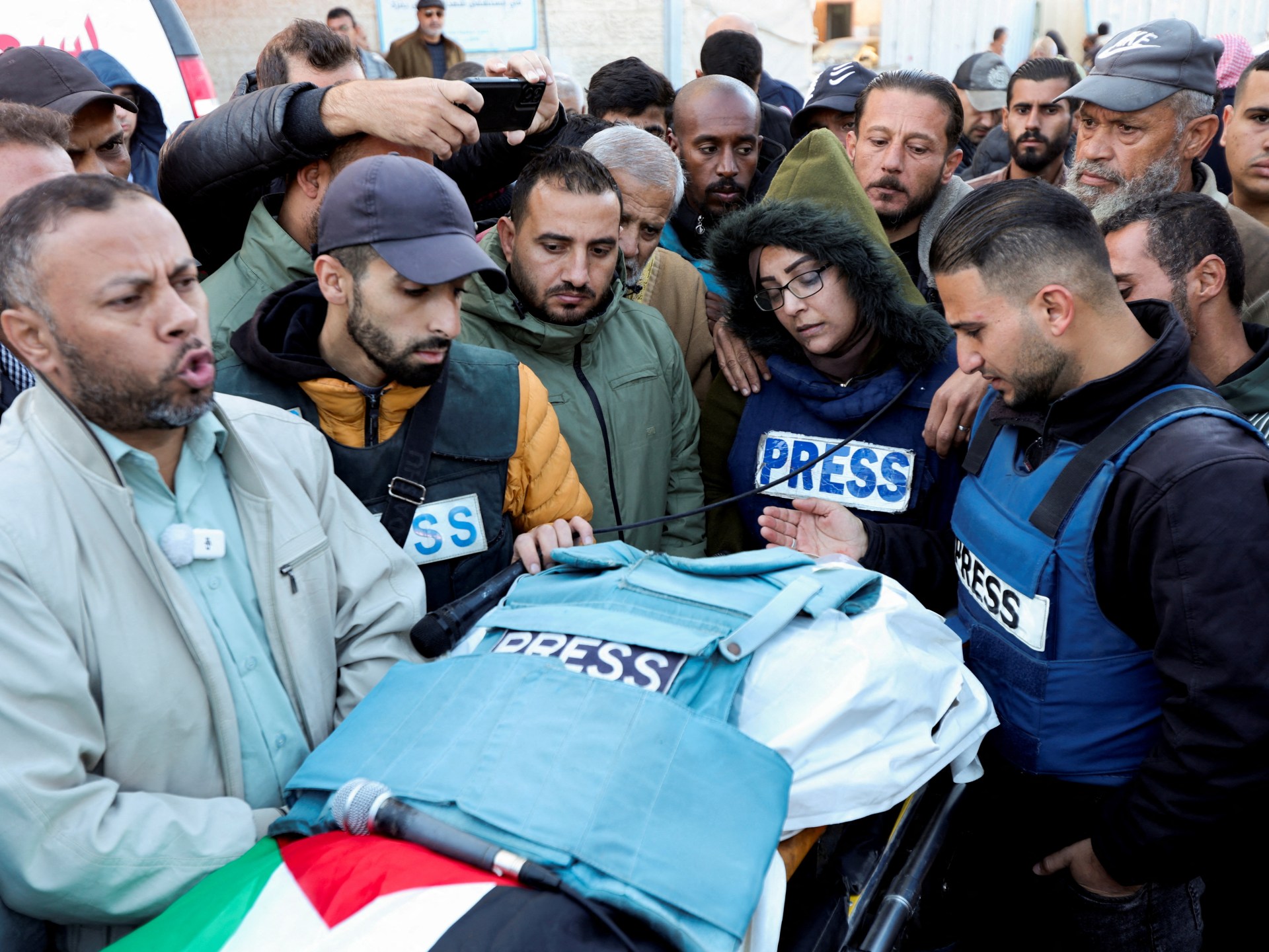 هيئة مراقبة حرية الإعلام تدين قتل إسرائيل للصحفيين في غزة | أخبار الصراع الإسرائيلي الفلسطيني