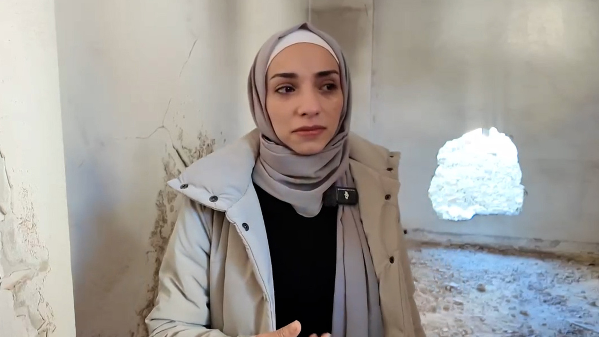عائدة إلى منزلي المدمر في حمص، سارة في سوريا