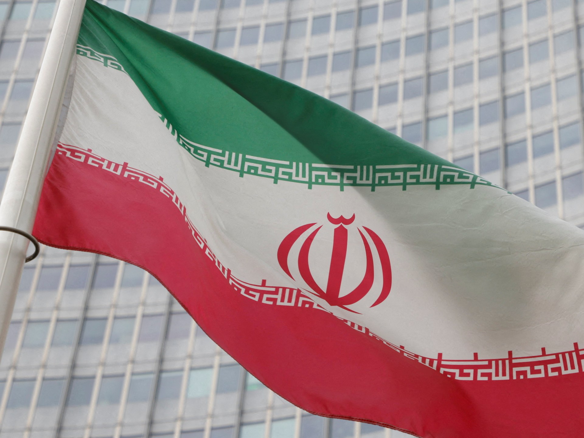 إيران تقول إن مواطنًا سويسريًا توفي أثناء احتجازه قام بتصوير مواقع عسكرية | أخبار السياسة