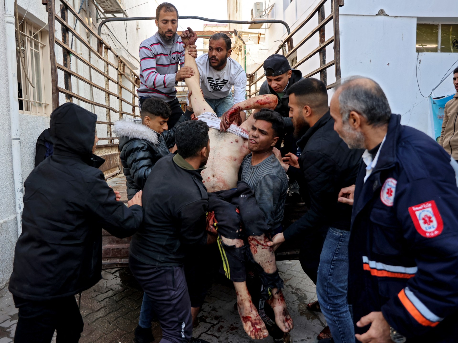 بالصور: استشهاد أكثر من 60 فلسطينيا في الهجمات الإسرائيلية على غزة | في أخبار الصور