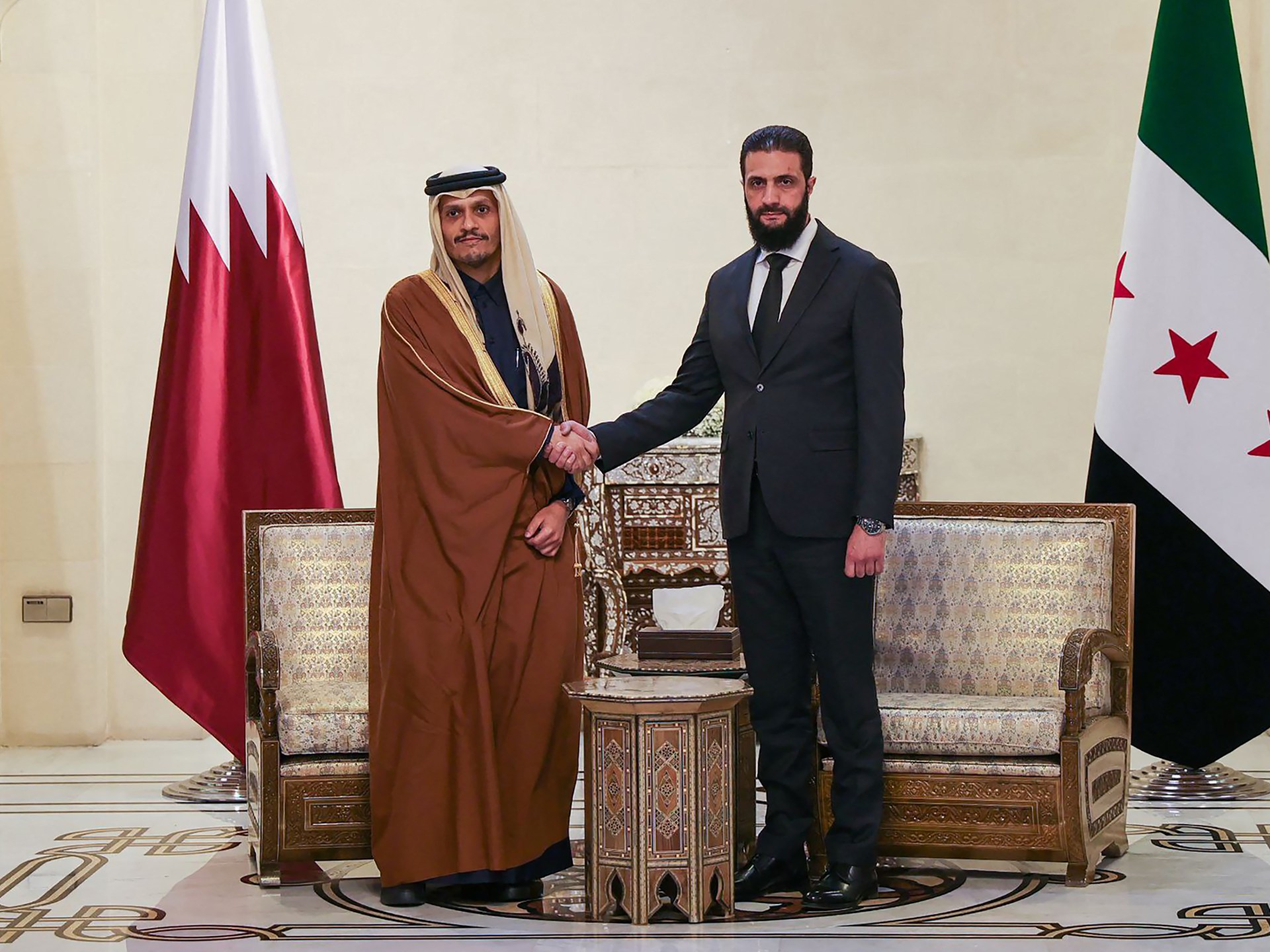 رئيس وزراء قطر يدعو القوات الإسرائيلية إلى الانسحاب من المنطقة العازلة في سوريا | أخبار الحرب السورية