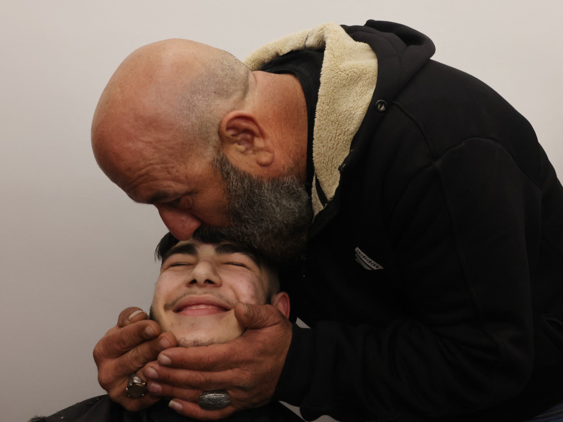 من هم الأسرى الفلسطينيون الذين أطلقت إسرائيل سراحهم؟ | أخبار الصراع الإسرائيلي الفلسطيني