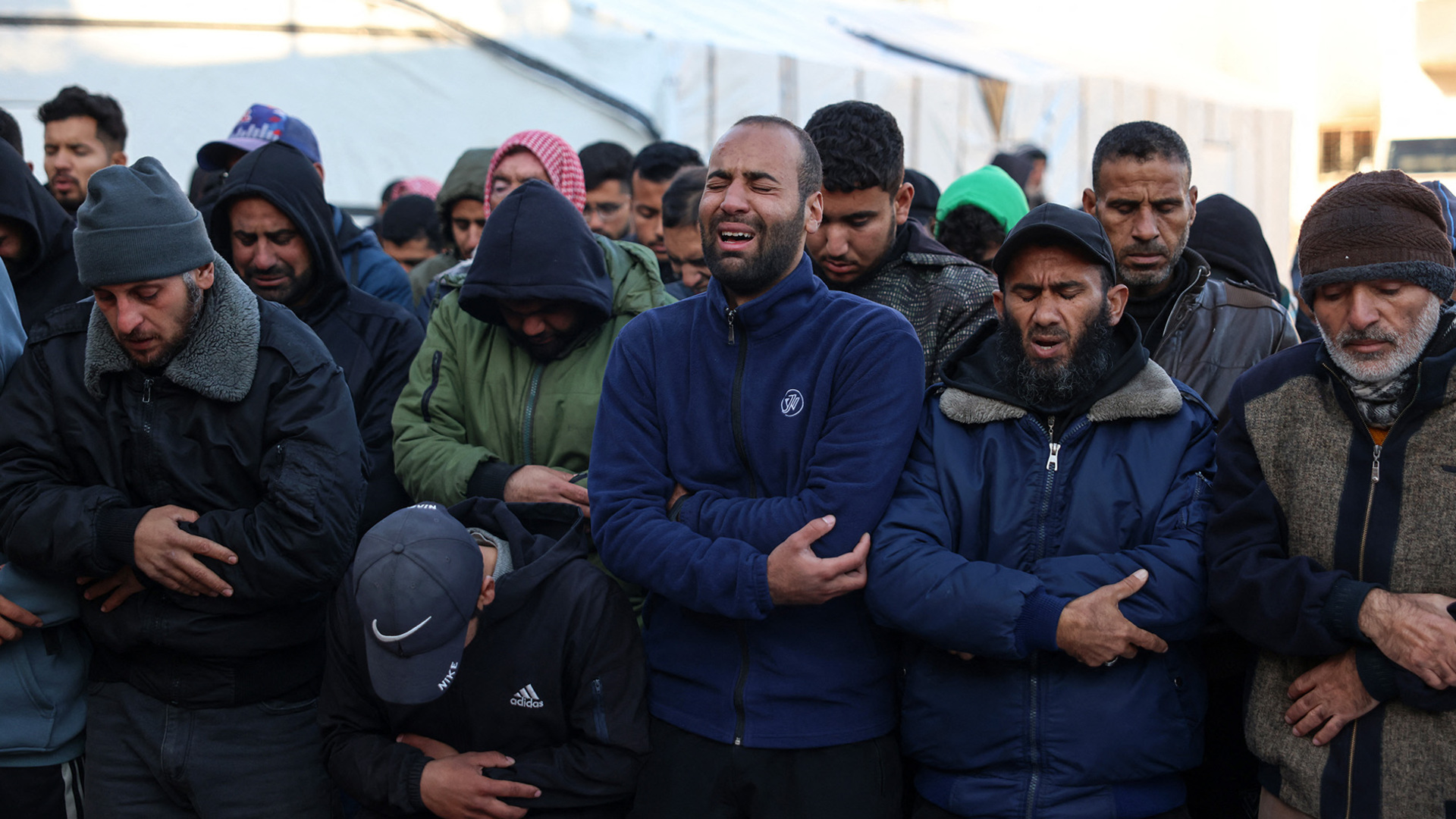 الغارات الإسرائيلية تقتل 63 فلسطينياً على الأقل في أنحاء غزة | غزة