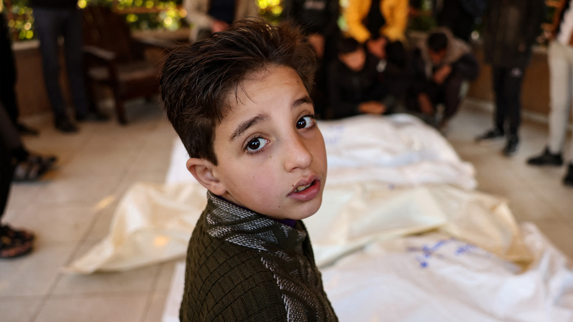 الفلسطينيون الذين قتلوا في انتظار دخول وقف إطلاق النار في غزة حيز التنفيذ | غزة