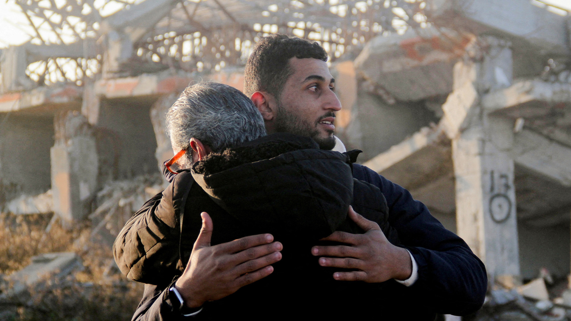 لم شمل الفلسطينيين مع أحبائهم في شمال غزة