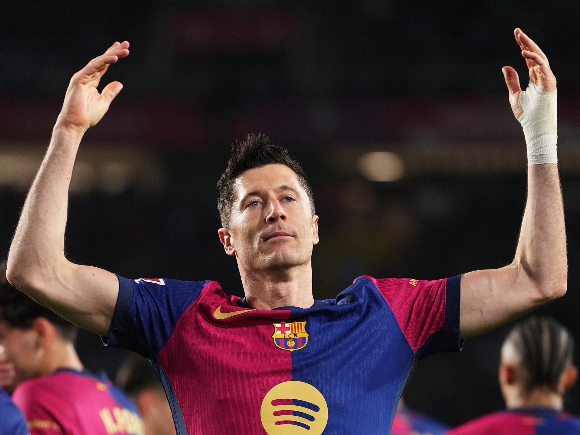 برشلونة توب لاليجا كما ليفاندوفسكي ركلة جزاء الأختام رايو فاليكانو وين | أخبار كرة القدم