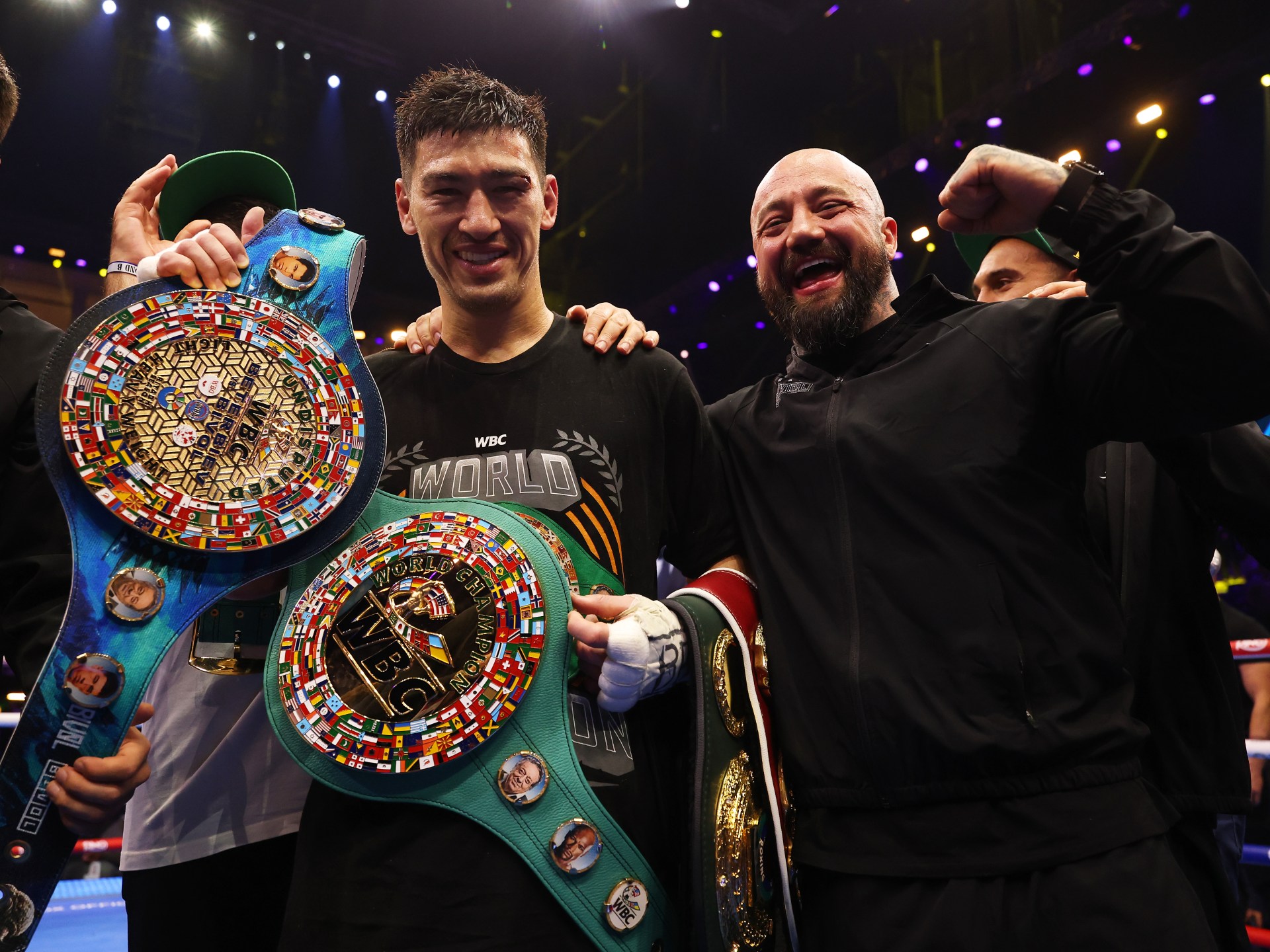 Bivol يأخذ عنوان Beterbiev بلا منازع للوزن الخفيف للوزن الخفيف | أخبار الملاكمة