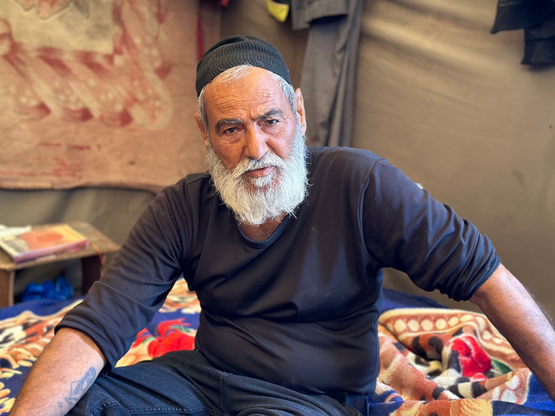 يواجه الفلسطينيون النضال من أجل البقاء في غزة أو إجبارهم على الخروج من قبل إسرائيل | أخبار الصراع الإسرائيلية