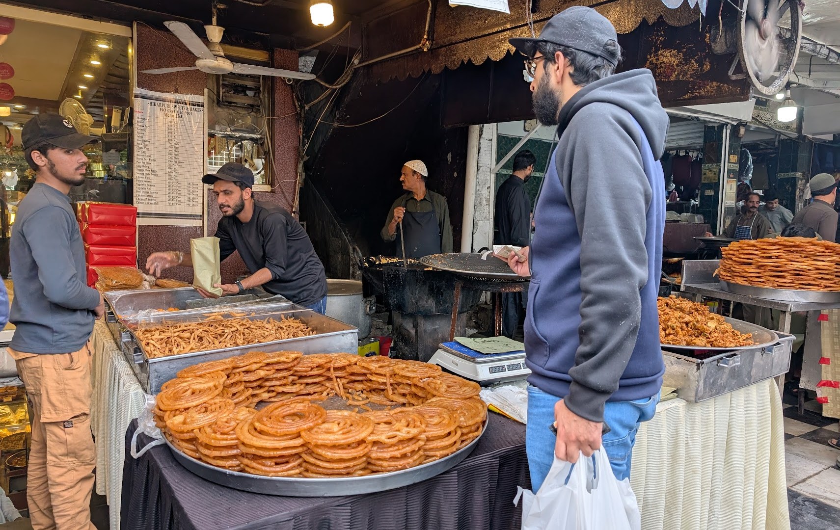 على الرغم من ارتفاع الأسعار ، فإن حب باكستان للسكر لا يزال غير مهذب | الأعمال والاقتصاد
