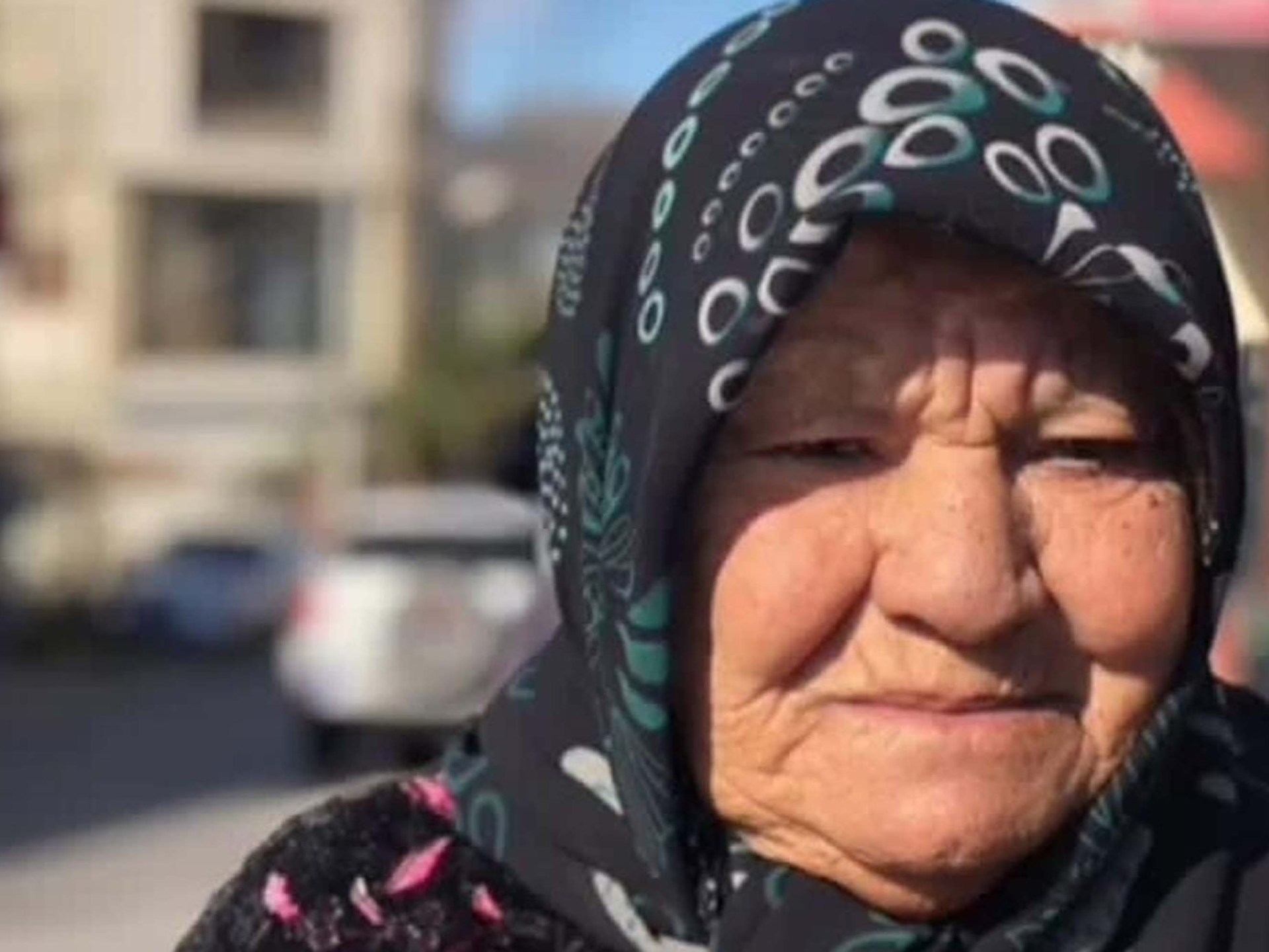 تحية لأم عدنان | آراء