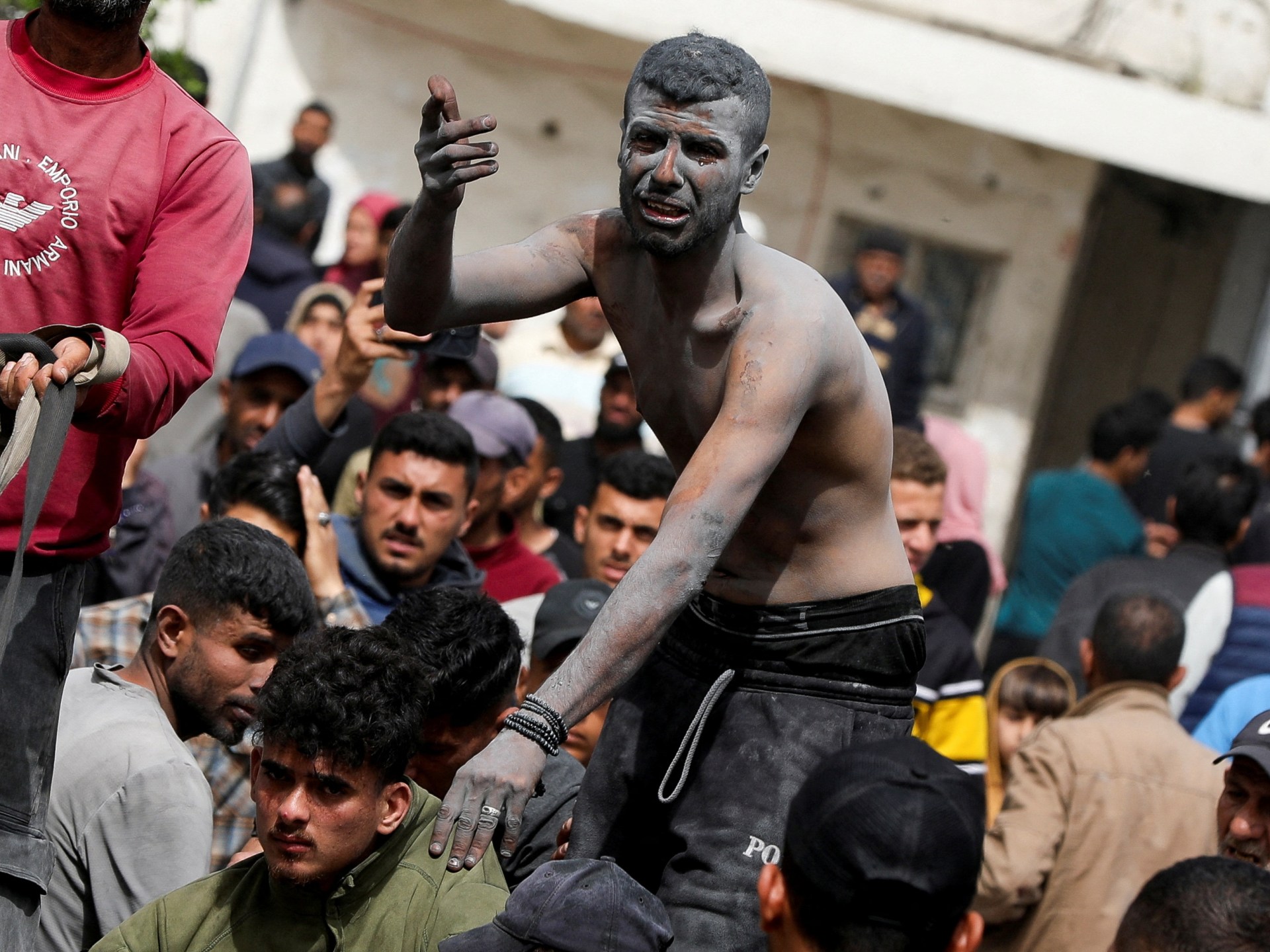35 على الأقل قتل في هجوم إسرائيلي على كتلة غزة السكنية | أخبار الصراع الإسرائيلية