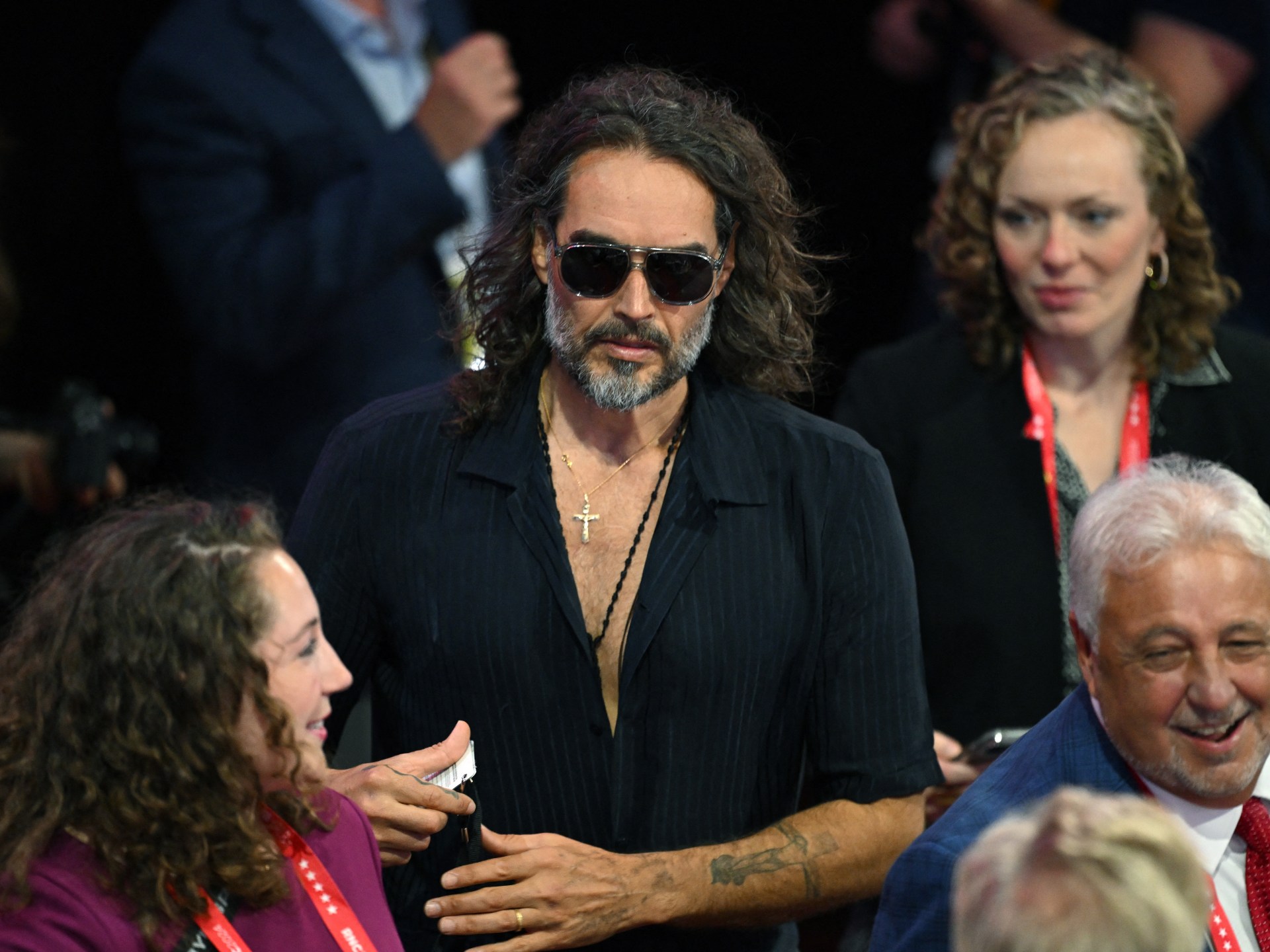 يواجه الممثل الكوميدي Russell Brand الاغتصاب ، وتهمة الاعتداء الجنسي | أخبار الاعتداء الجنسي