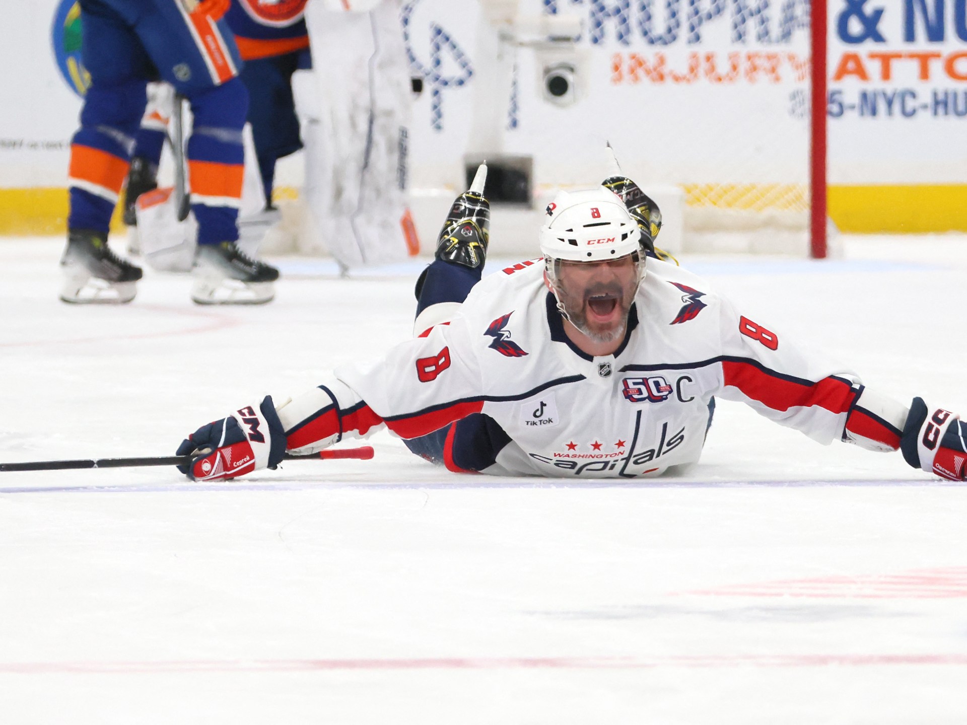 Capitals ‘Alex Ovechkin يكسر سجل الأهداف في وين غريتزكي NHL | أخبار هوكي الجليد