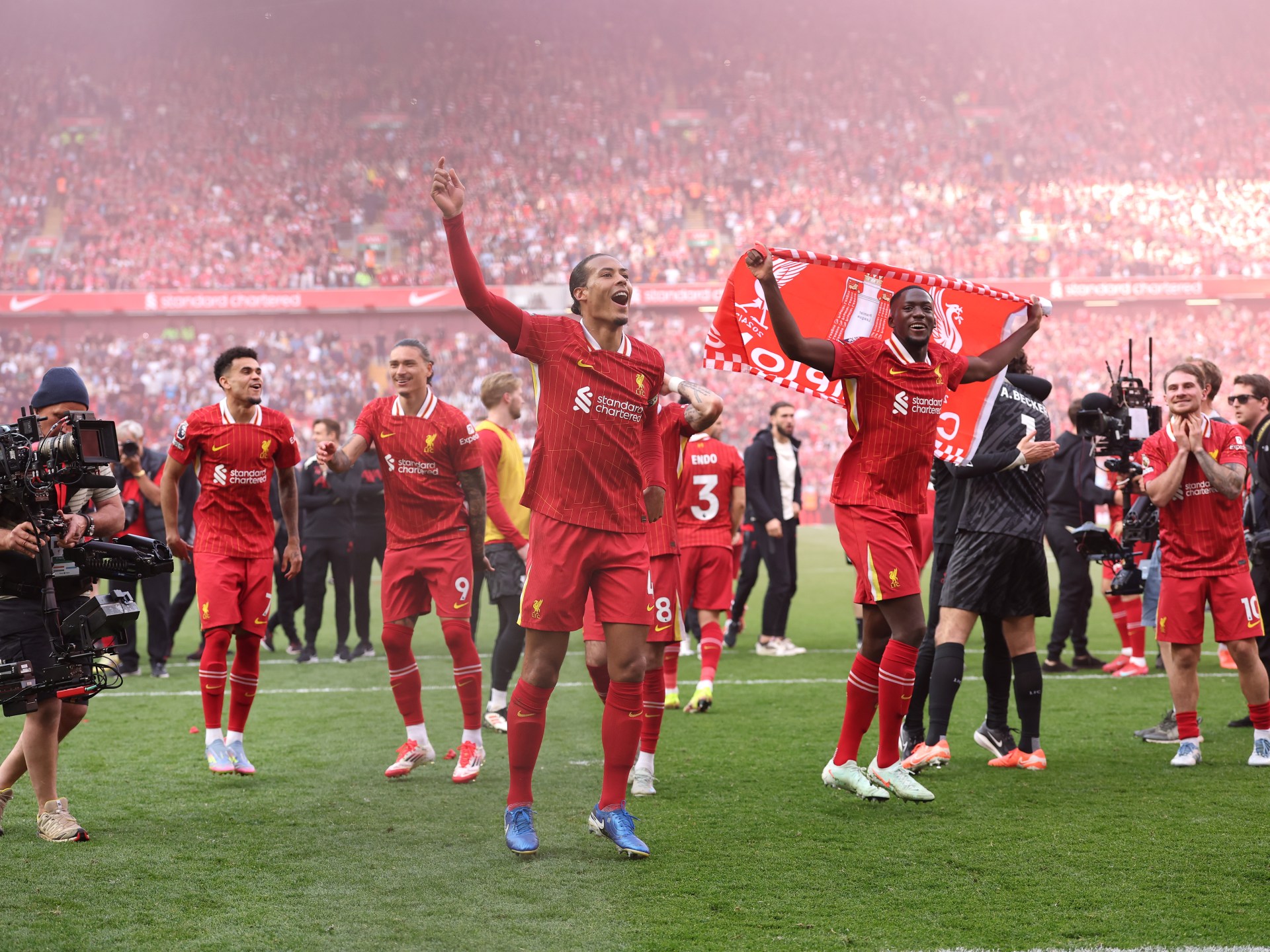 ليفربول صافي الرقم القياسي لقب الدوري الممتاز 20th من خلال سحق سبيرز | كرة القدم