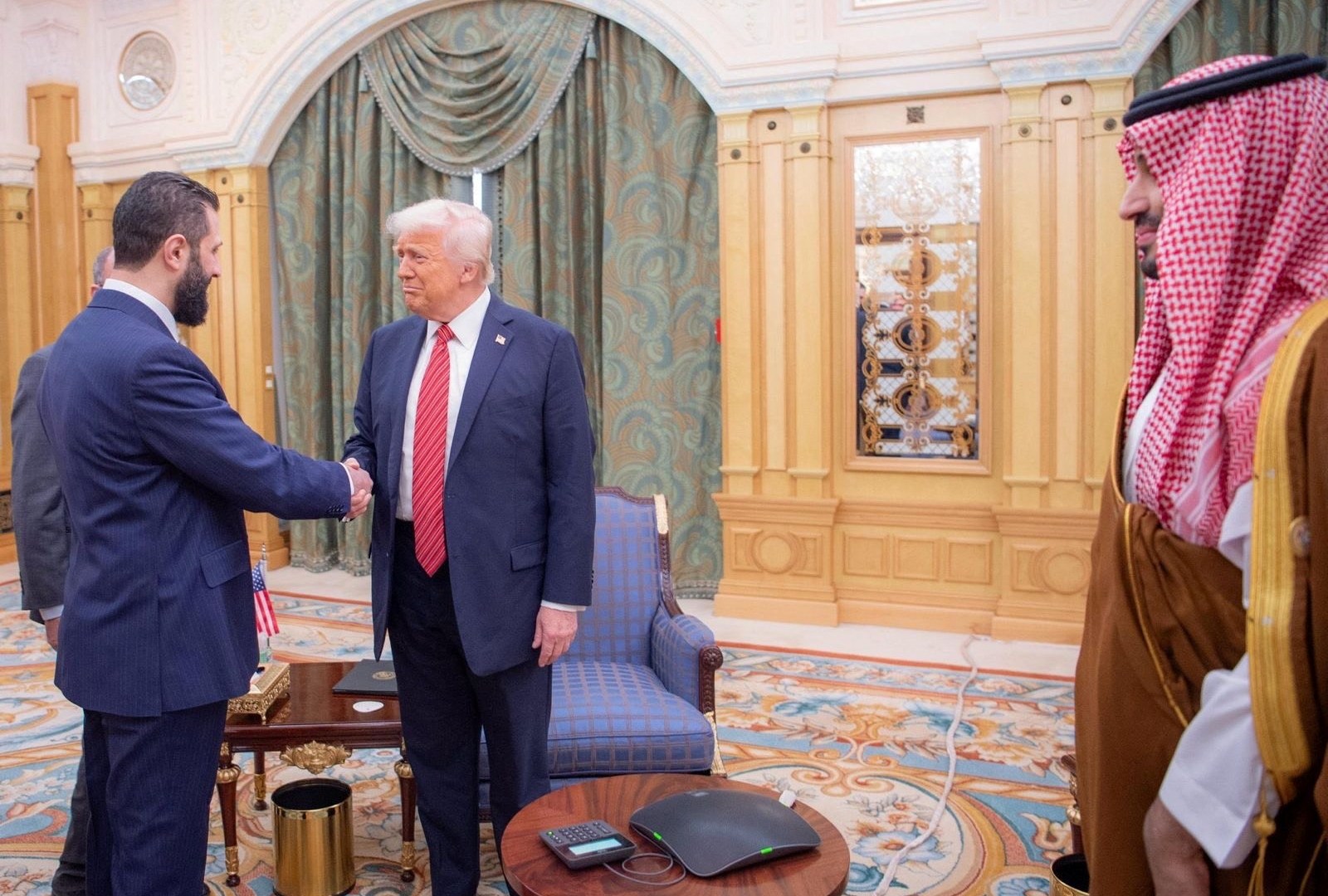 يرفع الولايات المتحدة العقوبات الأولى على سوريا بعد إعلان ترامب المفاجئ | أخبار دونالد ترامب
