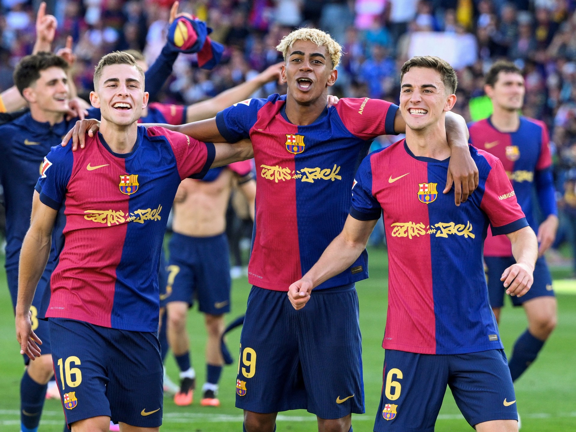 فاز برشلونة على ريال مدريد على الرغم من Mbappe Hat Drick مع اقتراب لقب Laliga | أخبار كرة القدم