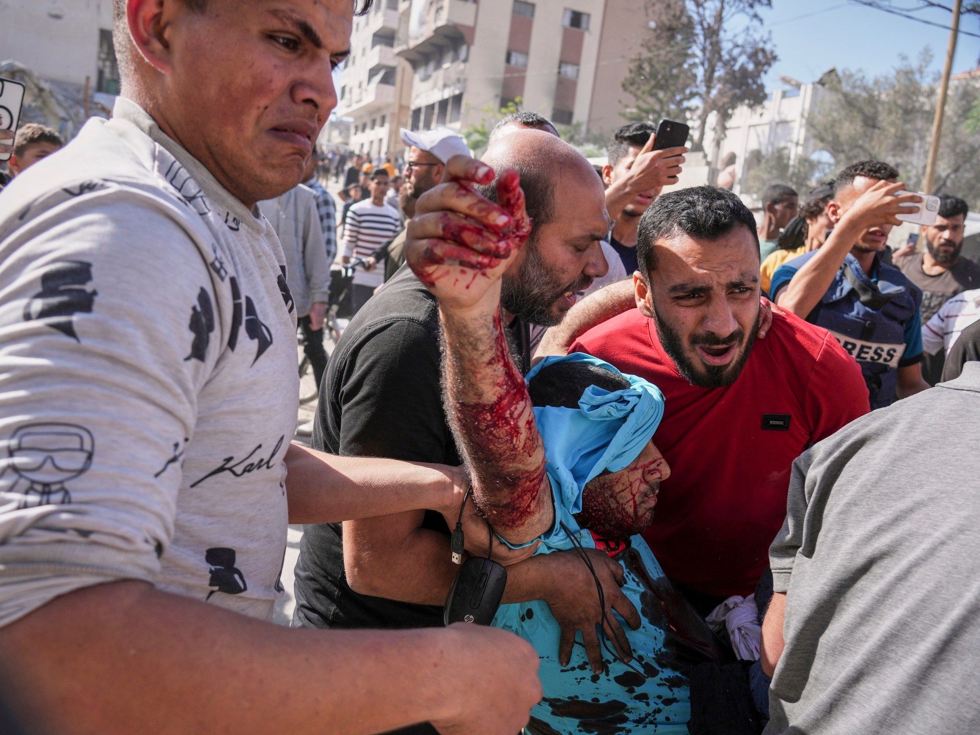 الأطفال من بين 21 قُتل في هجمات إسرائيل على غزة وسط الحصار المعونة | أخبار الصراع الإسرائيلية